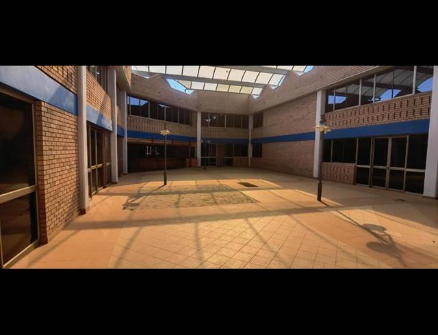 BUSINESS PROPERTY TO RENT IN LYNNWOOD